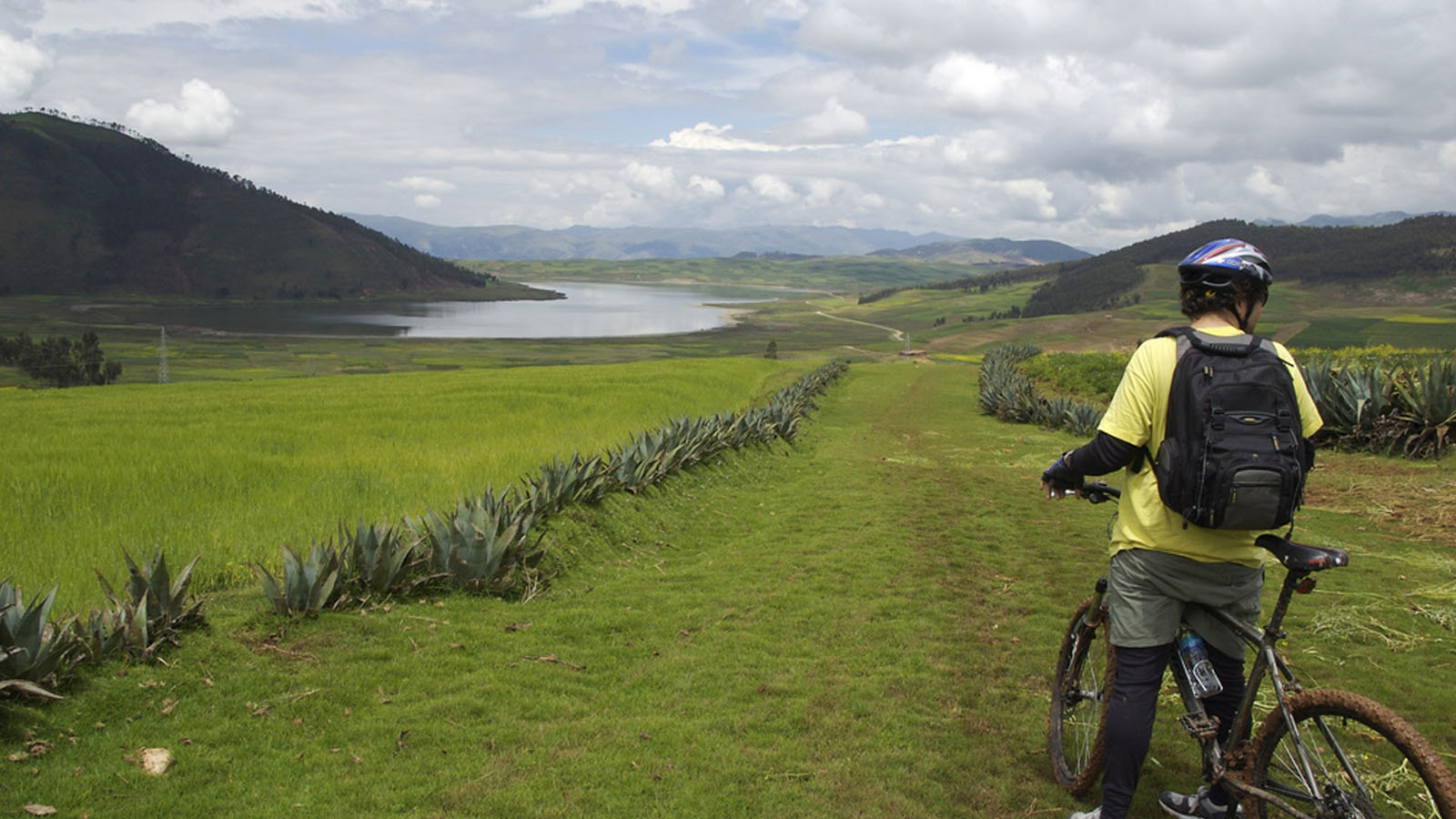 Portada de Biking to Maras - Moray
